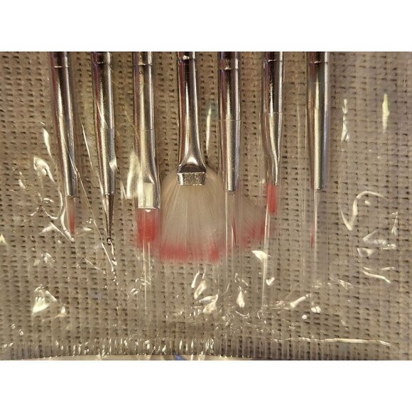 7 Piece White Handle Nail Art Brush Set For Detailed Nail Design & Manicure - Picture 5 of 5